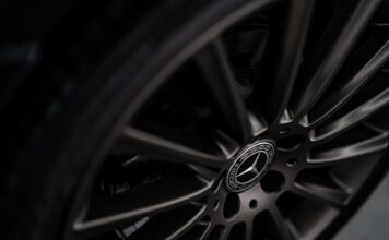 Ile pali Mercedes na 100km?