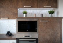 Ile prądu pobiera lodówka na godzinę?